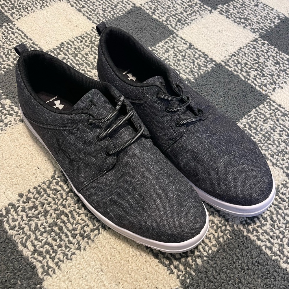 Men’s UA shoes